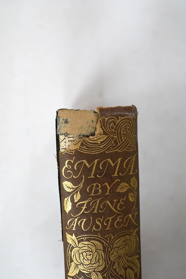Austen, Jane - Emma. With an introduction by Joseph Jacobs and illustrations by Chris Hammond. decorated title, frontis. and num. illus. (some full page); publisher's gilt floral decorated cloth and gilt top, cr. 8vo. Ge